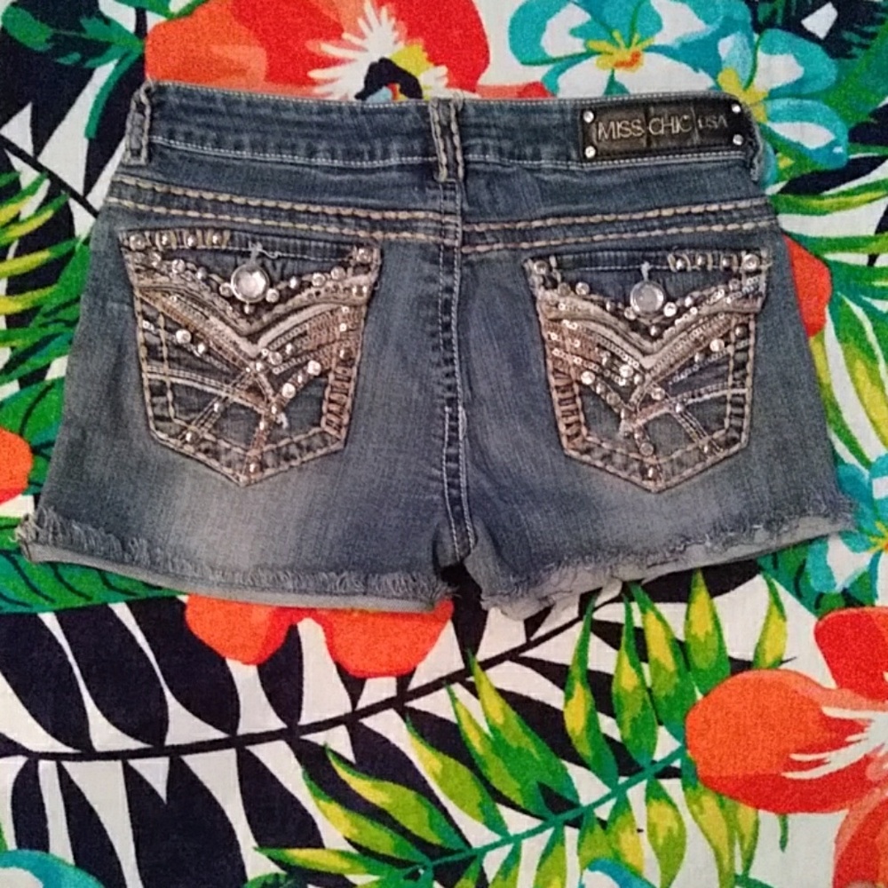 Cut off shorts